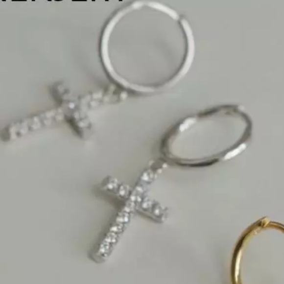 STERLING SILVER CROSS EARRINGS, NICE EARRINGS, CUTE EARRINGS - Picture 4 of 4